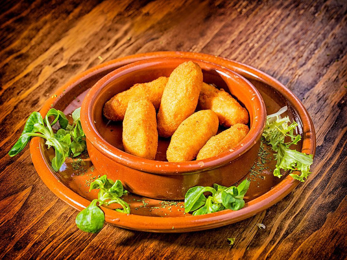 Media de  Croquetas Caseras